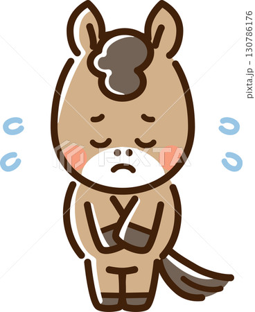 申し訳なさそうにお辞儀をする馬 130786176