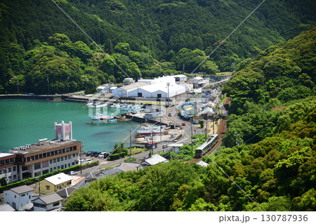 紀伊浦神(JR紀勢本線を望む)　【和歌山県那智勝浦町】 130787936