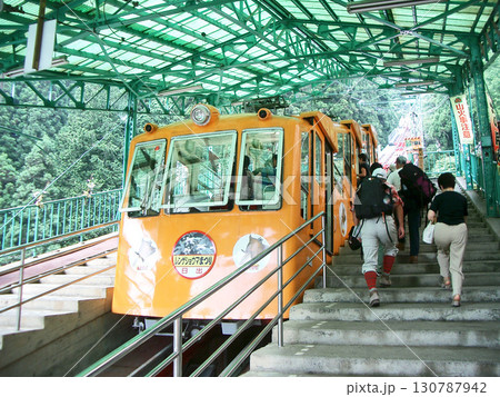御岳山ケーブルカーの滝本駅（東京都青梅市） 130787942