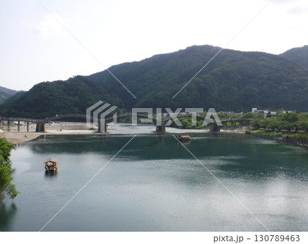錦帯橋と錦川の風景(山口県岩国市) 錦帯橋と錦川の風景(山口県岩国市) 130789463