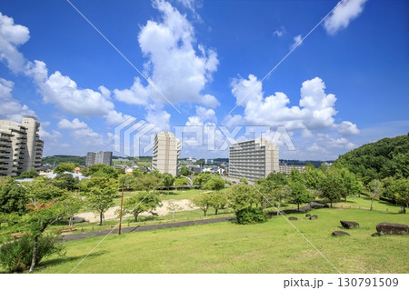 みよし市、三好丘公園展望広場から眺める街並み みよし市、三好丘公園展望広場から眺める街並み 130791509