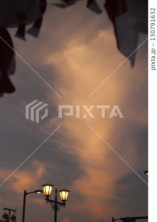 『白壁の町並み  金魚ちょうちん』 山口県柳井市観光 130791632