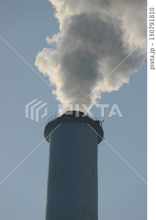 『エントツの煙 大気汚染 』SDGs地球環境 コンビナート工場汚染 『エントツの煙 大気汚染 』SDGs地球環境 コンビナート工場汚染 130791810