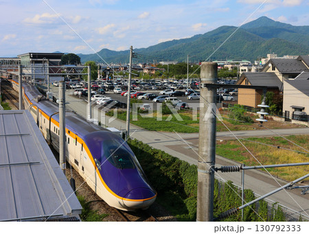 さくらんぼ東根駅に進入する山形新幹線つばさ号E3系 さくらんぼ東根駅に進入する山形新幹線つばさ号E3系 130792333