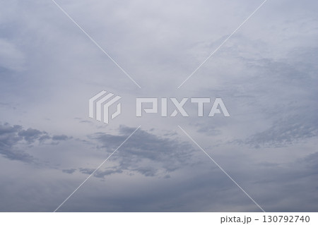 曇り空 雨空 雨の日 天気 秋雨 9月 イメージ 曇り空 雨空 雨の日 天気 秋雨 9月 イメージ 130792740