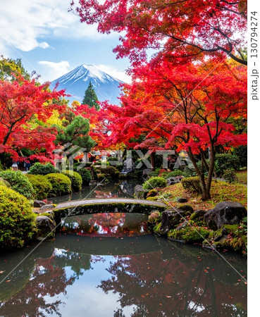 【AI生成画像】富士山と日本庭園のコラボ 130794274