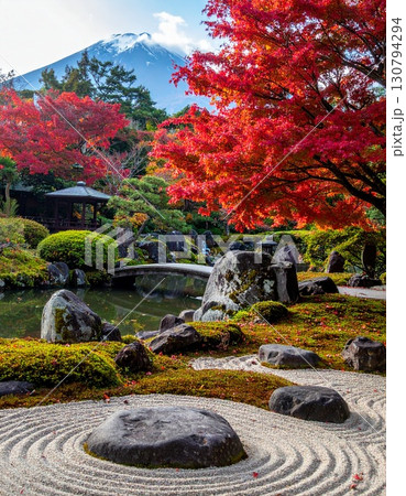 【AI生成画像】富士山と日本庭園のコラボ 130794294