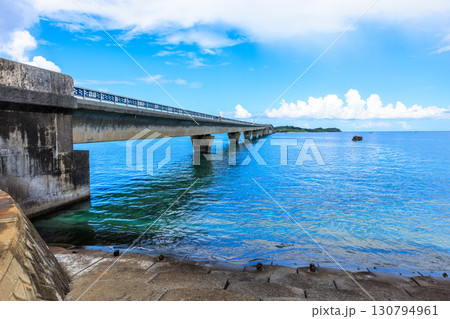 宮古島観光スポット　池間大橋（9月撮影） 130794961