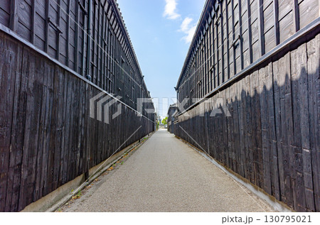 半田蔵のまち黒壁通り 130795021