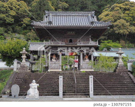 四国八十八ヶ所霊場 第二十二番札所 平等寺 山門(仁王門) 四国八十八ヶ所霊場 第二十二番札所 平等寺 山門(仁王門) 130797155