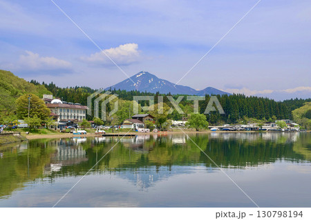 磐梯山・猪苗代湖・長浜(福島県・猪苗代町) 磐梯山・猪苗代湖・長浜(福島県・猪苗代町) 130798194
