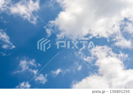夏の青空と日差しに輝く夏の雲03 夏の青空と日差しに輝く夏の雲03 130801250