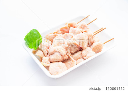 串に刺したぼんじり 130801532