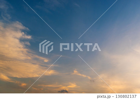 夏の空 夕暮れの時の空と雲174 夏の空 夕暮れの時の空と雲174 130802137