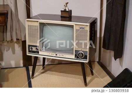レトロなテレビ 130803938