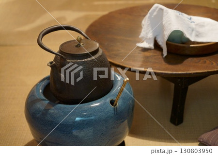 時代を感じる火鉢とちゃぶ台 130803950