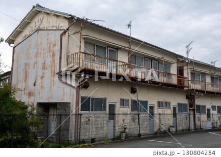 日本の兵庫県姫路市網干区の古くてとても美しい建物 日本の兵庫県姫路市網干区の古くてとても美しい建物 130804284