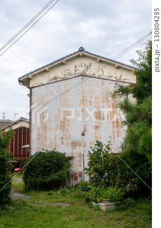 日本の兵庫県姫路市網干区の古くてとても美しい建物 130804285