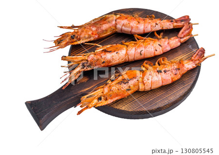 Skewers with Grilled red Argentine shrimps, Prawns Langostino Austral isolated on white background. top view 130805545