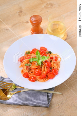 トマトソースのパスタ。 130807605