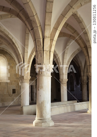 Vaulted ceiling and columns at Monastery Santa Maria in Alcobaca, Portugal 130811256