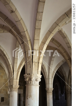 Vaulted ceiling and columns at Monastery Santa Maria in Alcobaca, Portugal 130811257