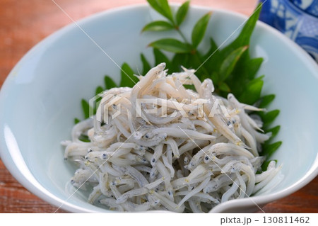 国産の釜揚げしらす。シラス、じゃこ。 130811462