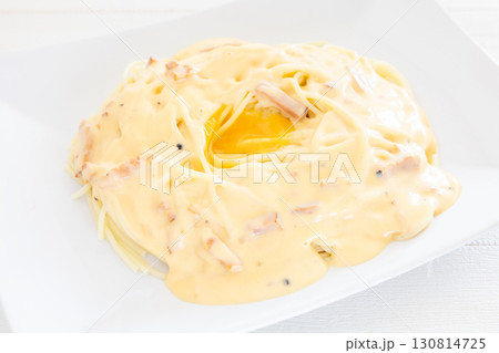 おいしい生卵のせカルボナーラパスタ おいしい生卵のせカルボナーラパスタ 130814725