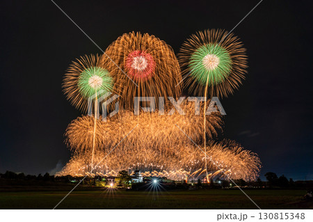 《千葉県》利根川花火大会と関宿城・千葉県野田市側から撮影 《千葉県》利根川花火大会と関宿城・千葉県野田市側から撮影 130815348