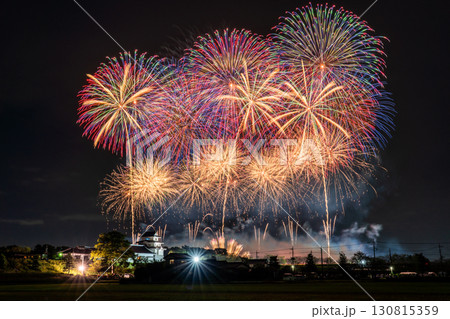《千葉県》利根川花火大会と関宿城・千葉県野田市側から撮影 《千葉県》利根川花火大会と関宿城・千葉県野田市側から撮影 130815359