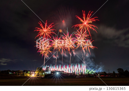 《千葉県》利根川花火大会と関宿城・千葉県野田市側から撮影 《千葉県》利根川花火大会と関宿城・千葉県野田市側から撮影 130815365