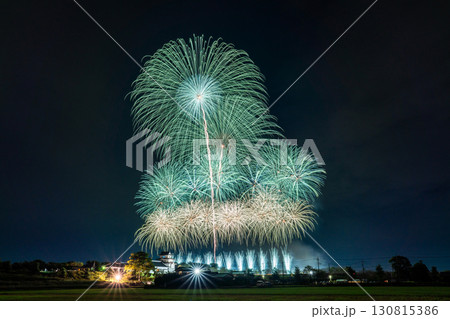 《千葉県》利根川花火大会と関宿城・千葉県野田市側から撮影 《千葉県》利根川花火大会と関宿城・千葉県野田市側から撮影 130815386