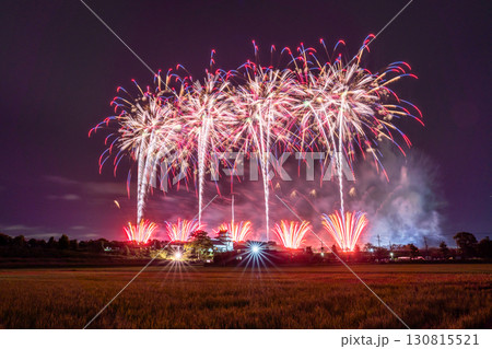 《千葉県》利根川花火大会と関宿城・千葉県野田市側から撮影 130815521