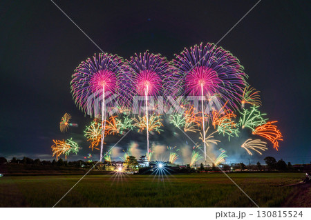 《千葉県》利根川花火大会と関宿城・千葉県野田市側から撮影 《千葉県》利根川花火大会と関宿城・千葉県野田市側から撮影 130815524