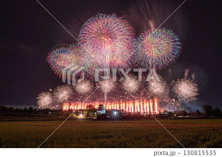 《千葉県》利根川花火大会と関宿城・千葉県野田市側から撮影 《千葉県》利根川花火大会と関宿城・千葉県野田市側から撮影 130815535