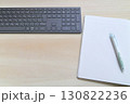 ノート　ボールペン　キーボード 130822236
