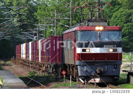 東北本線を行く貨物列車(EH500形2次形牽引) 東北本線を行く貨物列車(EH500形2次形牽引) 130822839