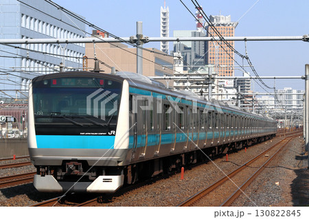 さいたま新都心バックを通過する京浜東北線E233系電車 さいたま新都心バックを通過する京浜東北線E233系電車 130822845