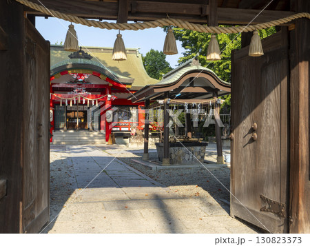 大阪府池田市 正門から見る呉服神社 大阪府池田市 正門から見る呉服神社 130823373