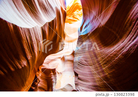 アメリカ・アリゾナ州のロウワー・アンテロープ・キャニオン 130823398