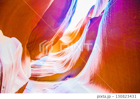 アメリカ・アリゾナ州のロウワー・アンテロープ・キャニオン 130823431