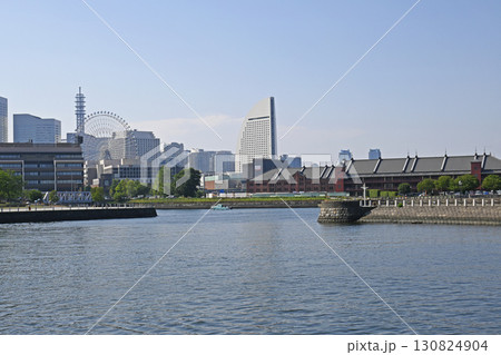 横浜みなとみらい21と横浜港 横浜みなとみらい21と横浜港 130824904