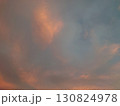 夕焼けに染まる雲 130824978