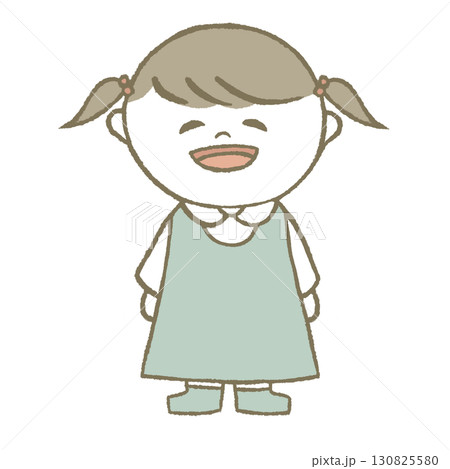 ワンピースを着た女の子 130825580