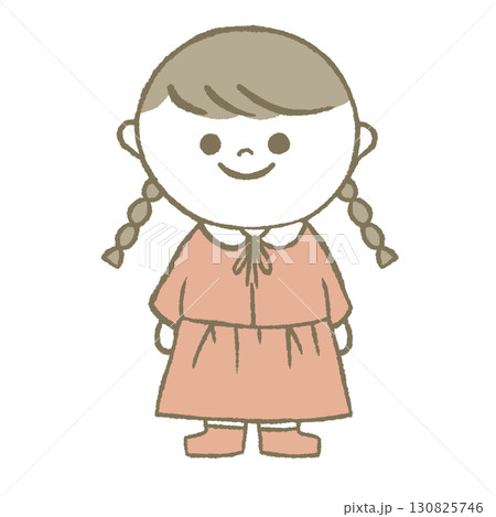 ワンピースを着た女の子　三つ編み 130825746