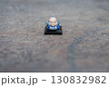 古道具の福助横構図 130832982