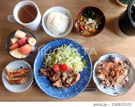 The pork ginger set meal / 街の洋食屋さんで食べる豚の生姜焼き定食の一例 130835123