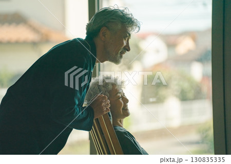 高齢者 高齢者 130835335