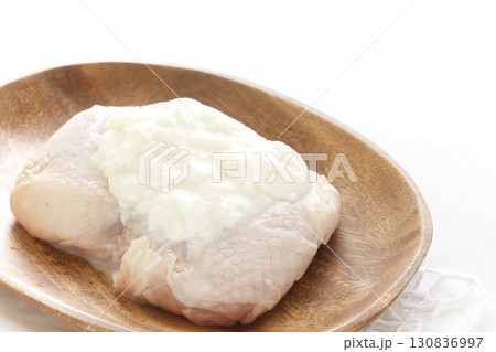 鶏胸肉の酒粕漬け 130836997