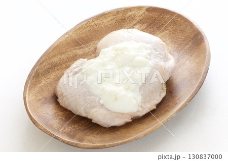 鶏胸肉の酒粕漬け 鶏胸肉の酒粕漬け 130837000